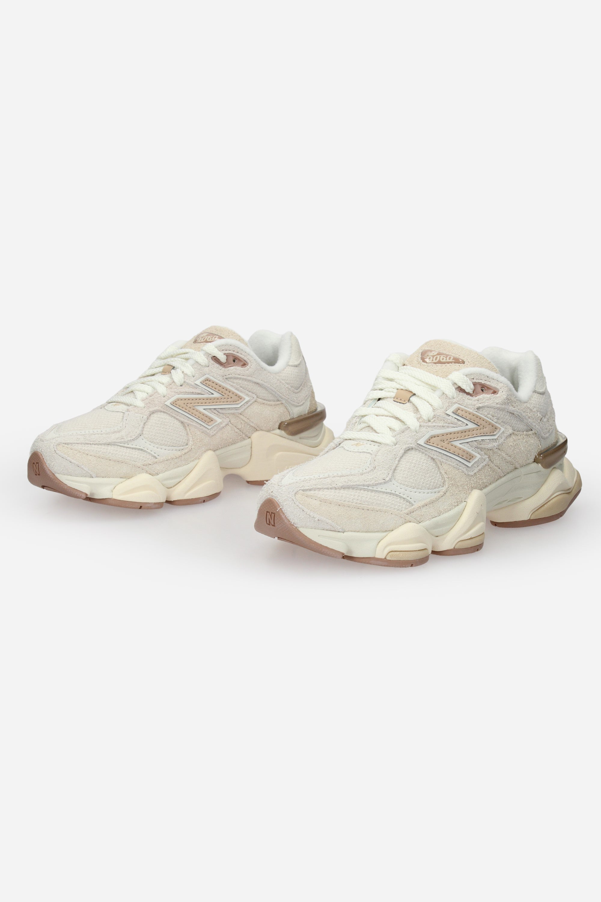 NEW BALANCE  - D U 9060 CCB Sneakers