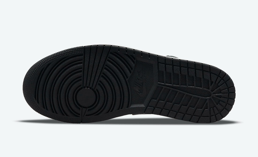 Sneakers WMNS Nike Air Jordan 1 Low Basketball Shoes - Black & White 553558-040