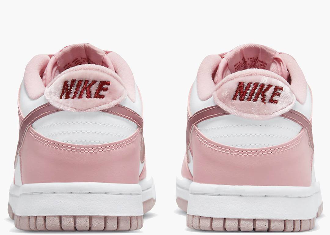 Sneakers WMNS Nike Pink Velvet Dunk Low - DO6485-600