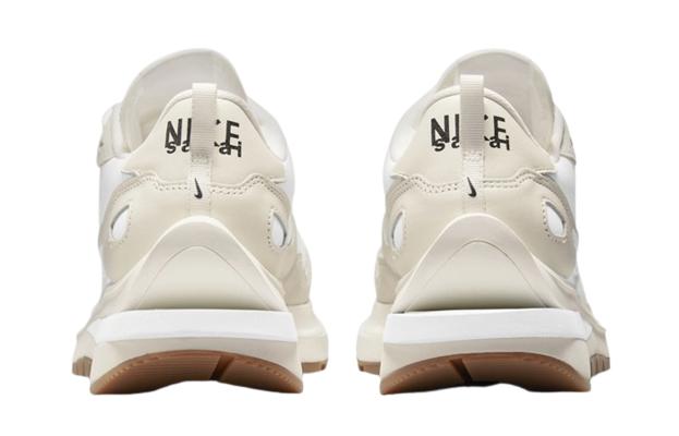 Sneakers Men SACAI x NIKE VAPORWAFFLE - 'WHITE SAIL' DD1875-100