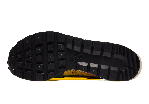 Sneakers Men Nike SACAI X VAPORWAFFLE - 'TOUR YELLOW' CV1363-700